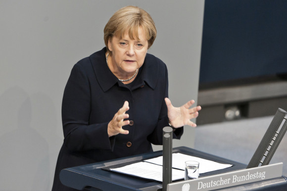 Меркел: Трябва да окуражим Гърция да спази ангажиментите си