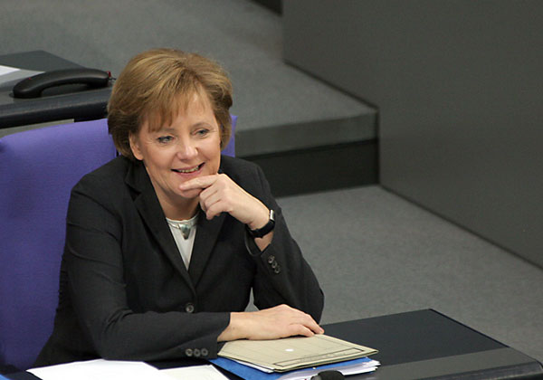 Ангела Меркел и Дейвид Камерън ще обсъждат кризата в еврозоната