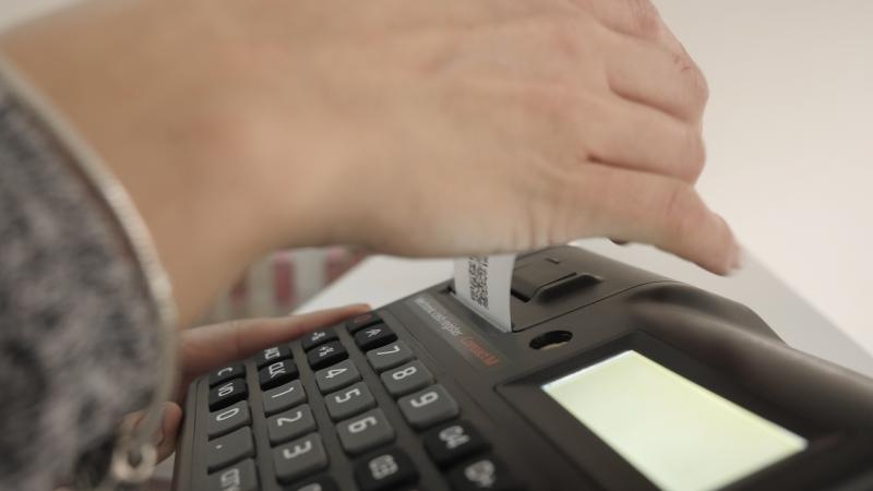 Защо е най-добре да си купим касов апарат на Дейзи Тех?